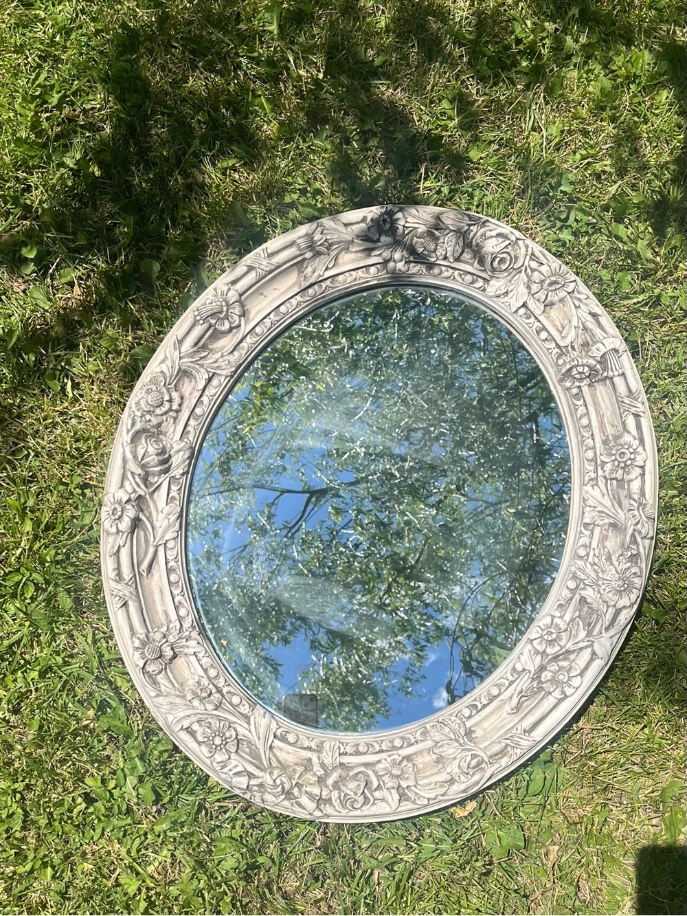 Vintage Ornate Round Wall Mirror in Distressed White